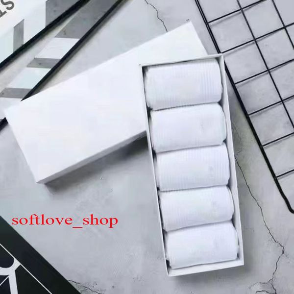 

2021 woman socks designer luxury stocking comfortable knee leg long brand sock with letter printing black white streetwear