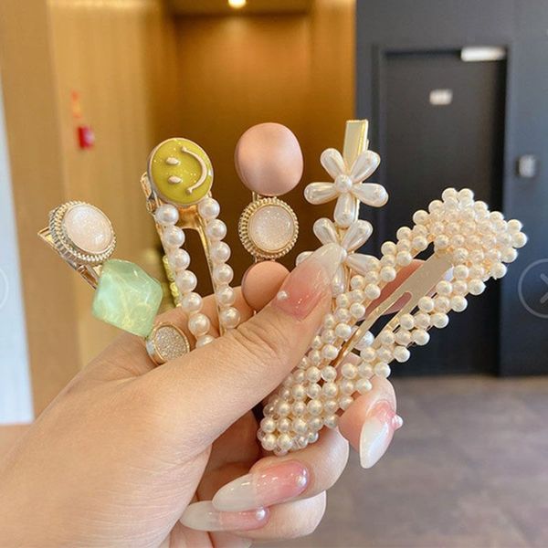 

2022 new fashion luxury hair clips & barrettes pearl smiling face round charm bright colors side clip quality, Golden;silver