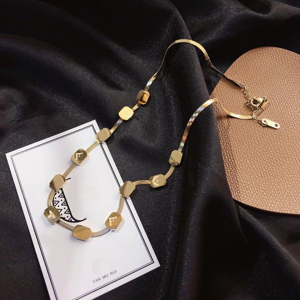 

18k gold-plated square flower necklaces exquisite design pendant necklace luxury jewelry long chain designer style accessories exquisite gif, Silver