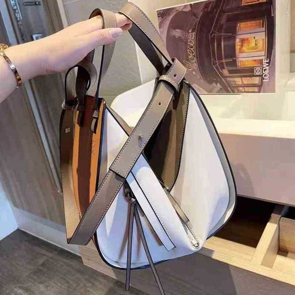 

loews fashion bags leather designer factory price direct wholesale women's hammock 2022 single shoulder messenger small round boston bu