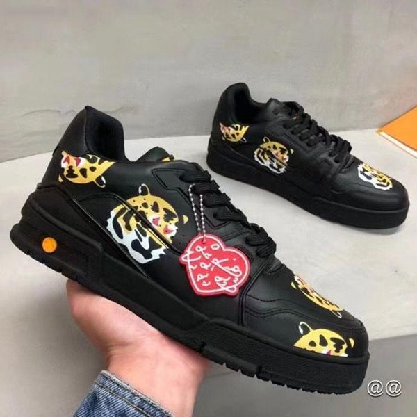 

men 's selling casual shoes sneakers shoes fashion catwalk soft leather thick-soled flat-soled comfortable mkj0001 eur38-45 lob, Black