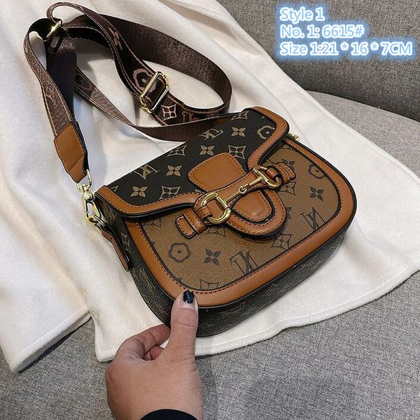 

wholesale factory ladies shoulder bag 2 styles sweet little fresh printed mobile phone coin purse this year popular contrast leather handbag