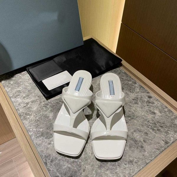 

designer sandals brushed leather rubber triangular sandal 2021 luxury flat bottom elegant and casual outdoor women's square head slippe, Black;white