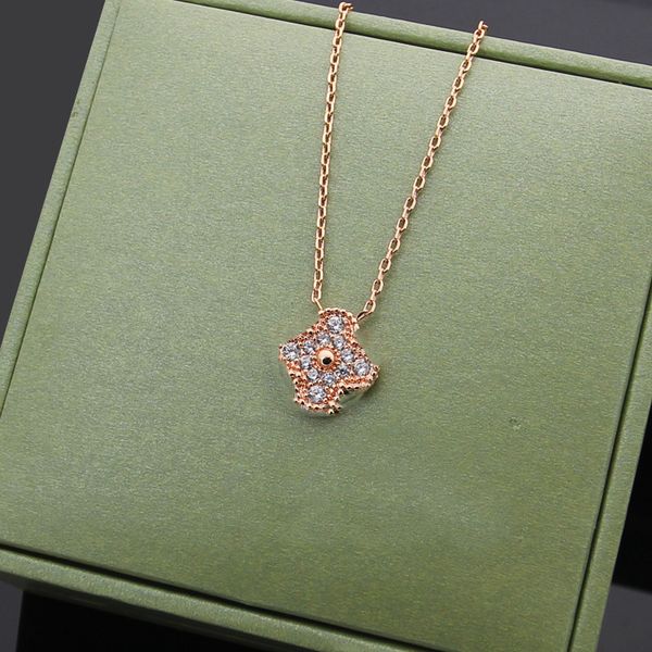 

pendant necklaces designer jewelry chains luxury for mens womens bijoux cjewelers vc letter four-leaf clover full drill necklace three-leaf, Silver