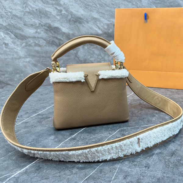 

designer womens handbag leather tote bag luxurys beach shoulder bags capucines designers handbags crossbody woman basket totes 2211112d