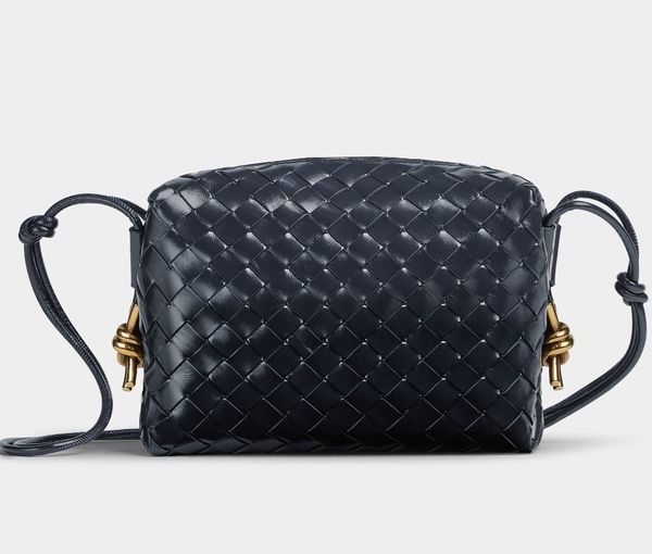 

loop camera bag mini cassette purses small intrecciato leather crossbody bags with knotted metallic embellishment women luxury designer wall