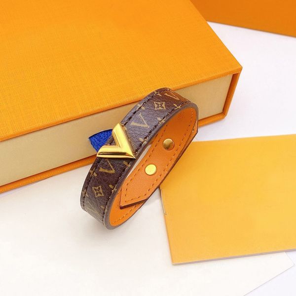 

2022 new fashion designer bracelet for women charm bracelets classic jewelry gift, Golden;silver