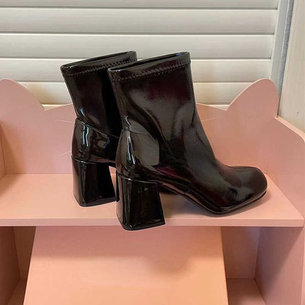 

brand boots short comfortable designer design in autumn and winter of 2022 female bright leather chain thick high heel martin boots, Black