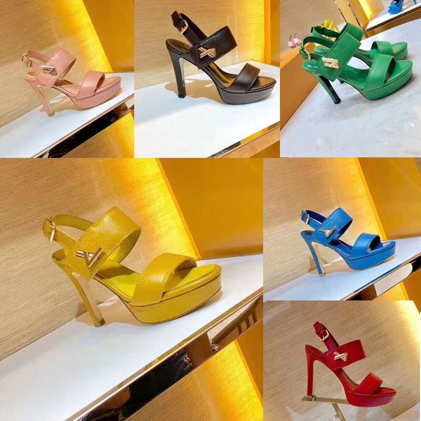 

2022 designer luxury super high heels sandals l family classic women leather pure color casual shoes lady hardware v buckle stiletto heels h, Black
