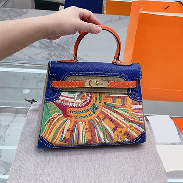 

printing shoulder bag large capacity handbags women shopping tote bag fashion genuine leather crossbody purse twist buckle hardware totes re