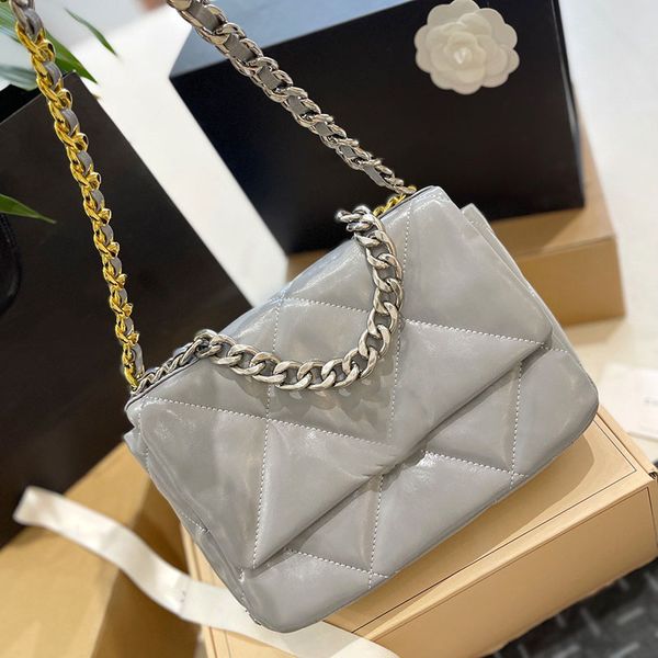 

luxury shiny women designer shoulder bag matelasse chain leather quilted versatile classic flap crossbody vintage portable card holder handb