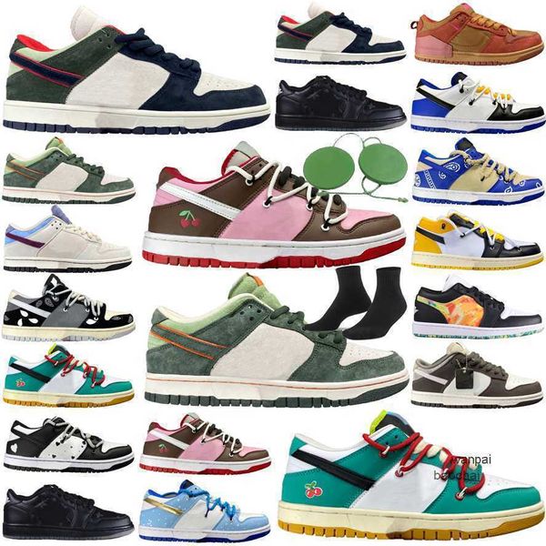 

2023 casual shoes basketball shoe sports sneakers triple black white university blue light smoke twist royal off sb low 1 1s mens womens