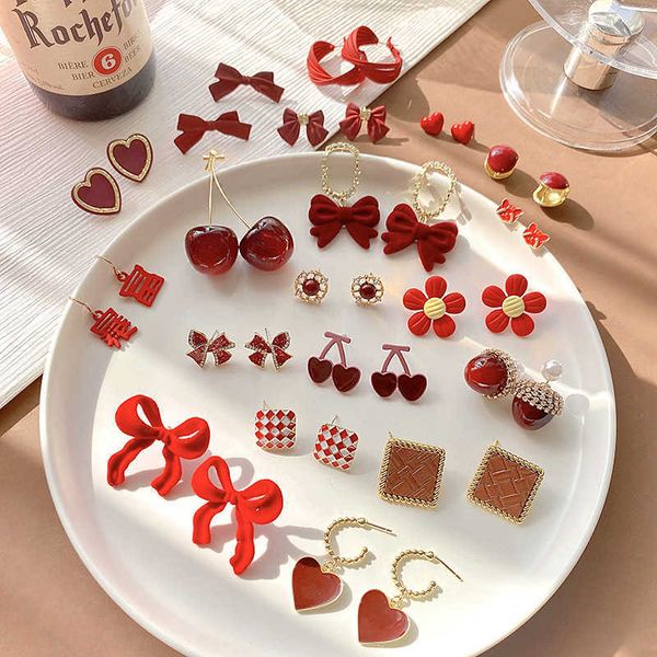 

new year red festive earrings autumn and winter elegant earrings s925 silver needle versatile, Golden