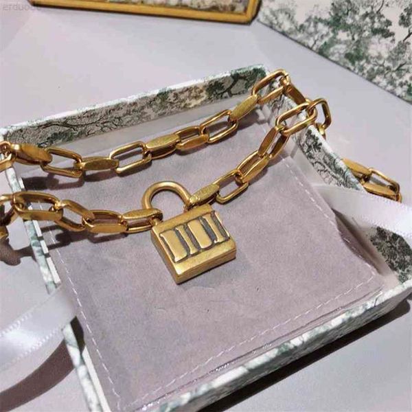 

pendant women's necklace lock head retro texture counterattack version letter fashion necklaces bracelet with box297o, Silver