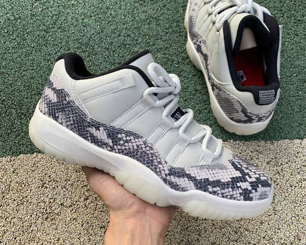 

snakeskin light bone low jumpman 11 basketball shoes mens true carbon plate sole sneakers hdl2, Black;white