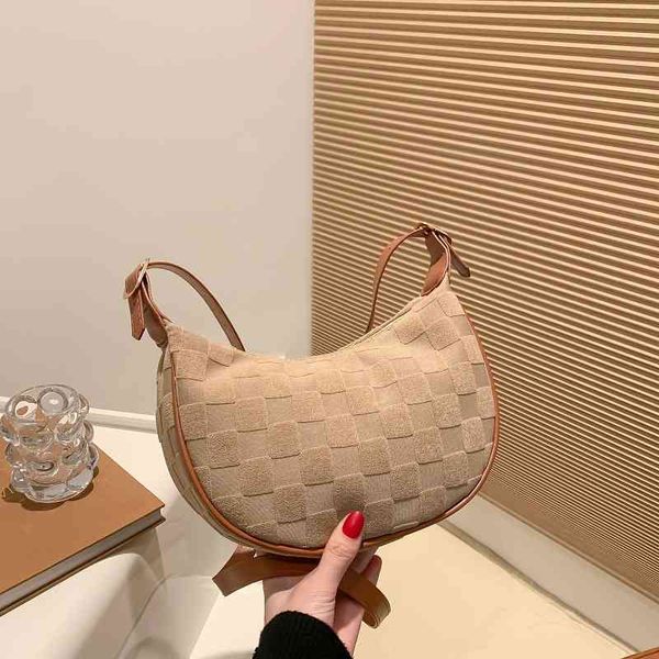

lingge leisure large capacity bag women's 2022 autumn and winter popular western style crossbody simple fashion french stick underarm