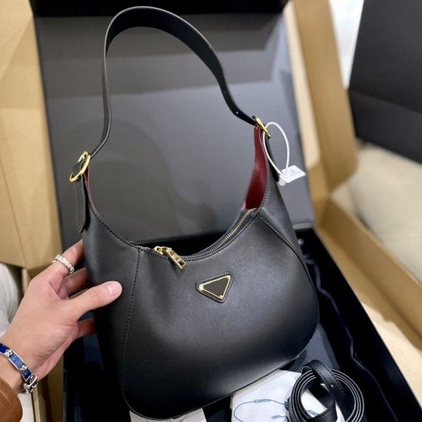 

prad bags crossbody bags cc2022 handbag miuccia shoulder bag p hobo fashion designer leather ladies shopping armpit bags single