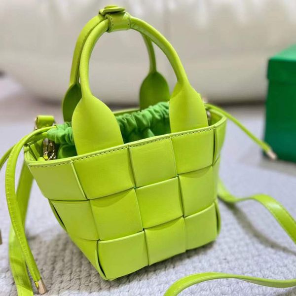 

Woven handbag Fashion shopping bag Tote Top 5A luxury original Basket bag 2022 new designer checkered travel Christmas gift purse, Black