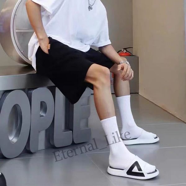 

new style sports socks men's black white stockings opening men's sphort sockings letter print in the tube cotton sock