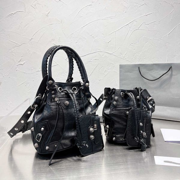 

designer bag luxury designer le cagole cowhide motorcycle bucket bag pleated purse women's fashion clutch women's crossbody bag 19