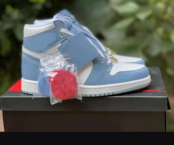 

motorcycle boots 1 high og denim men womens basketball shoes wmns 1s white worn blue-metallic gold outdoor running sports sneakers dm9036-10
