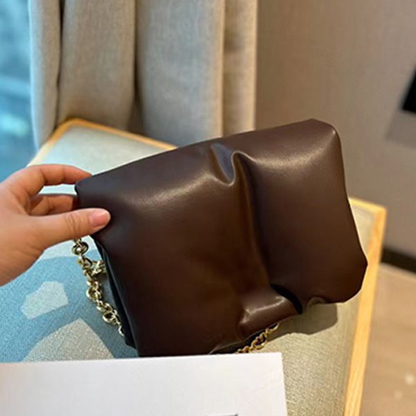 

hangbags cloud chain bag fluffy cross body bags designer shoulder bags inflatable handbag women's portable messenger black chains purse