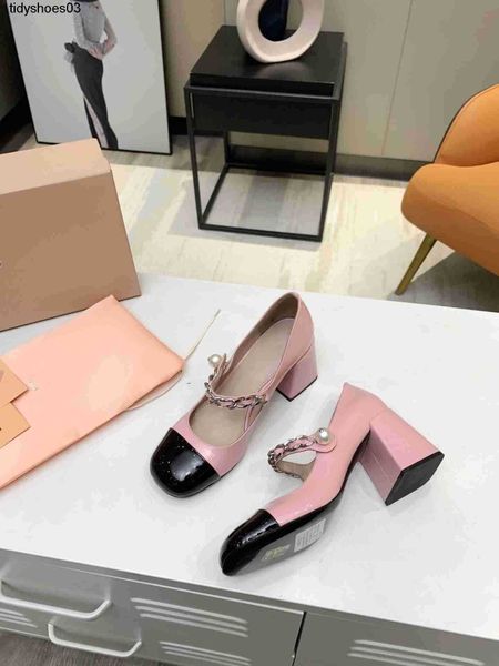 

miu shoes miui miu women designers rois 2021 spring and summer new thick heel women's shoes patent leather mary jane pumps mid jeweled