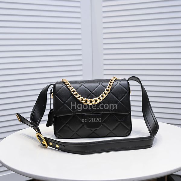 

10a oman crossbody bag 25cm a01112 fashion sheepskin shoulder bags famous chain bagss designer bags flap bagsss luxurious lady purse with bo, Black;red