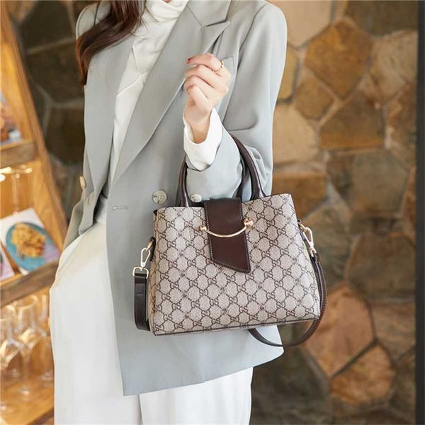 

new product recommendation fashion versatile printing large capacity handbag messenger women's sling single shoulder designer handbags