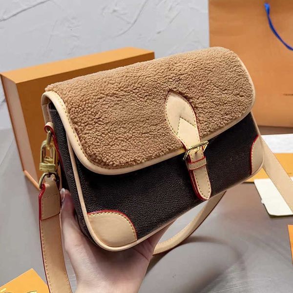 

bags designer women designers terry diane monograms france nurse shoulder bag luxurys paris brand lvs printed canvas tote handbag lady