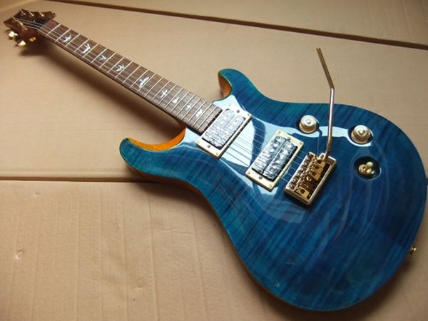 

custom 6 strings electric guitar with rosewood fretboard metal hardware in royal blue 720-22-02
