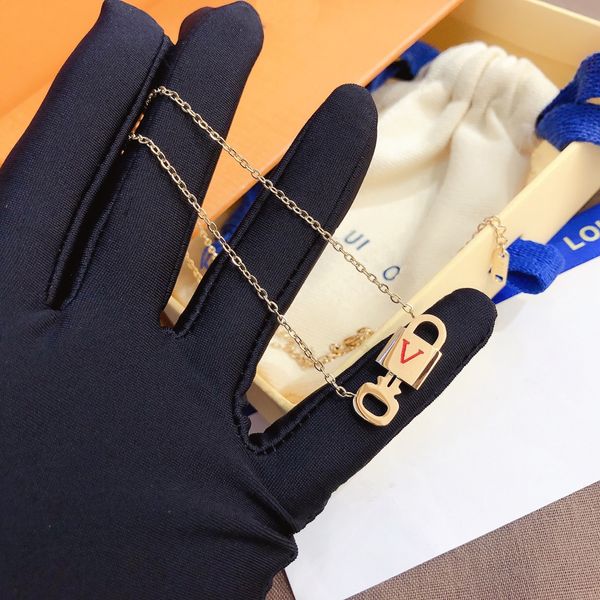 

premium style jewelry necklace luxury women's lock necklace exquisite 18k gold plated long chain classic popular brand accessories wome, Silver