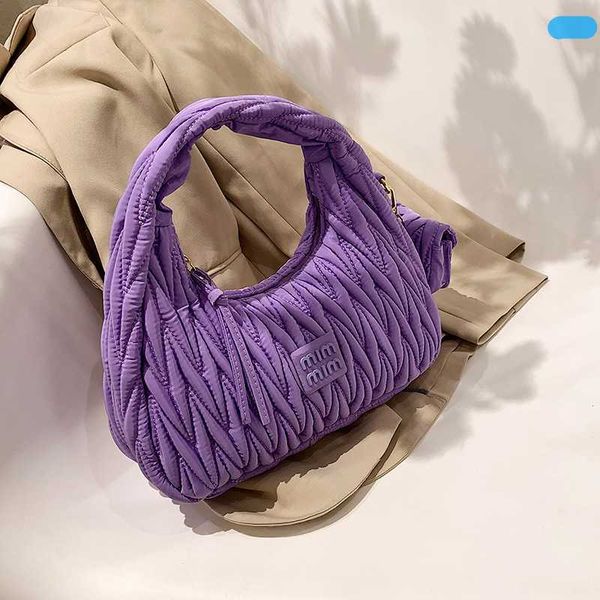 

shoulder bags designer fashion mm handbags wrist texture niche pleated female 2022 new portable ins myc2 young chic satin simplemi pink iu