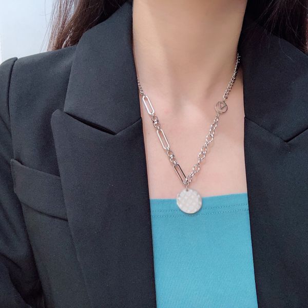 

delicate design silver plated necklaces european and american fashion brand jewelry necklace luxury style pendant long chain designer jewelr