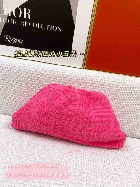 

towel 2022 designer bag embossed bottegas bags venet pouch cloud wool hand grab autumn winter style han zuok j6tf hw03