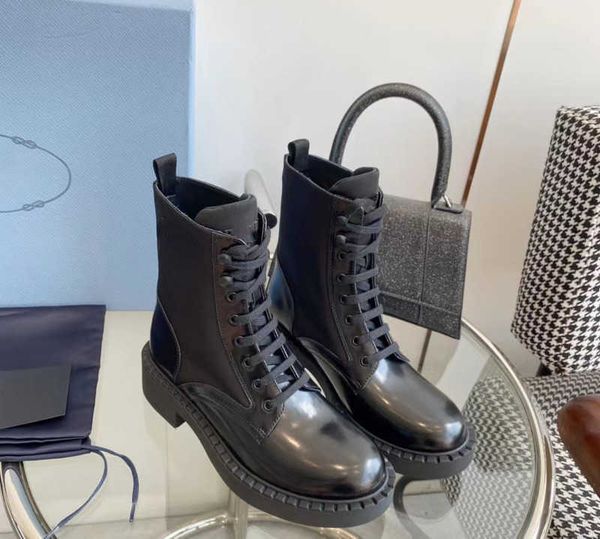 

boots 2022 autumn and winter new triangle black short boots round head lace thick bottom