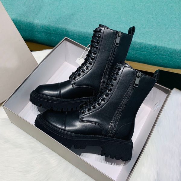 

paris luxury boots smooth calfskin tractor 20mm lace-up boots womens shoes matte shiny skin winter designer booties fashion women sneakers t, Black