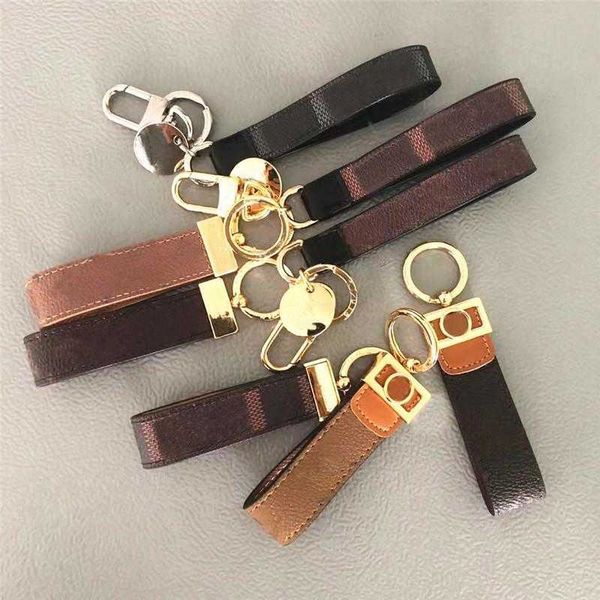

luxury designer keychain buckle lovers car key-ring handmade leather designers keychains men women bag key rings pendant accessories 10, Silver