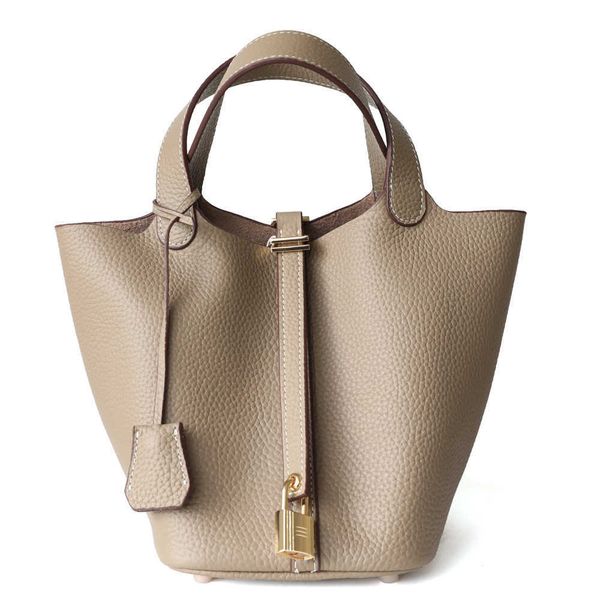 

2023 locks bag picotin designer bags basket tote layer kraft vegetable women's leather 18cm bucket hand litchi pattern j2ih j2ih