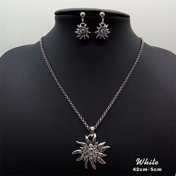 

wedding jewelry sets fashion elegant edelweiss necklace earrings set vintage charm women oktoberfest bavarian costume gift wholesale 221115, Slivery;golden