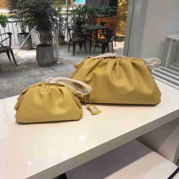 

2022 bag designer bottegas bags venetas cloud pouch cowhide women's solid color trend single shoulder messenger dumpling 4x1e