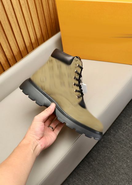 

2023 men luxury designer martin boots gold metal buckle decoration lace up round toes zip half boots mens shoes man leather knight keep warm, Black