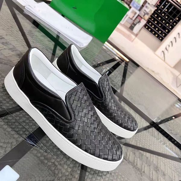 

2022 classic fashion casual shoes patchwork trendy sneakers ladies punk rivet low-men's leather skateboard sports shoes size39-45 rdmkj, Red;white