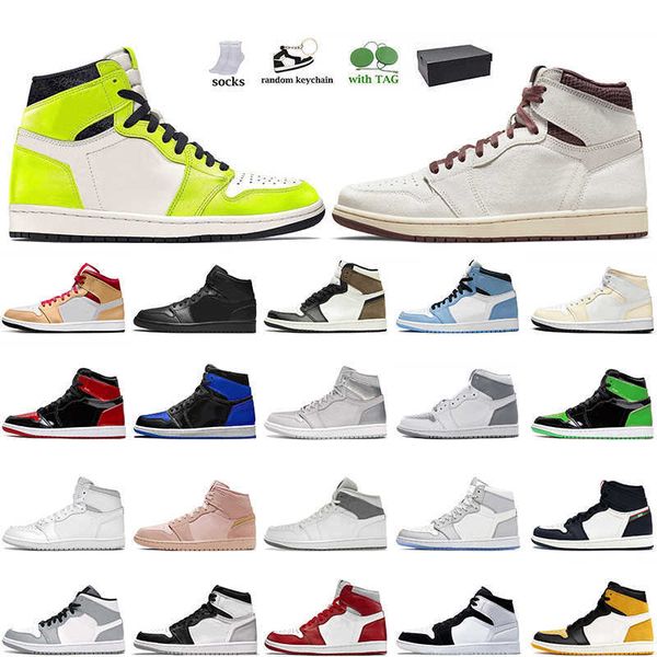 

authentic og 1s mens basketball shoes with box jumpman 1 women men designer sneakers visionaire a ma maniere light smoke grey patent bred, Black