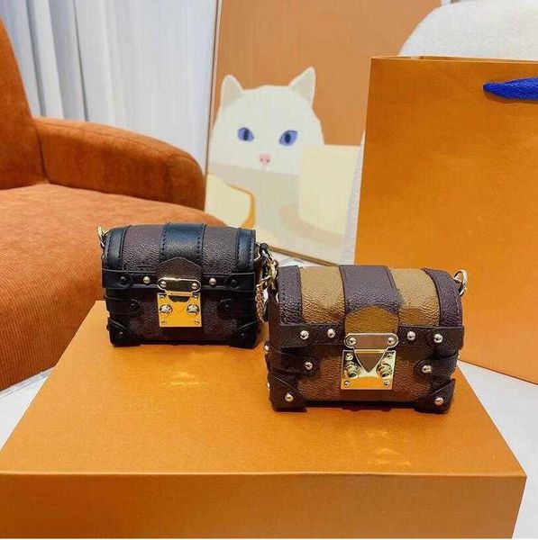 

briefcases evening bags designer old flower mini coin purses womens fashion chain refinement shoulder bags leather flip classic change