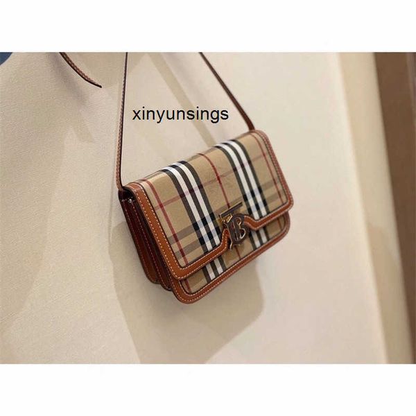 

burbrerys designer bags burbrery 2022 fashionable new one shoulder slung with classic tofu yzl 90gf