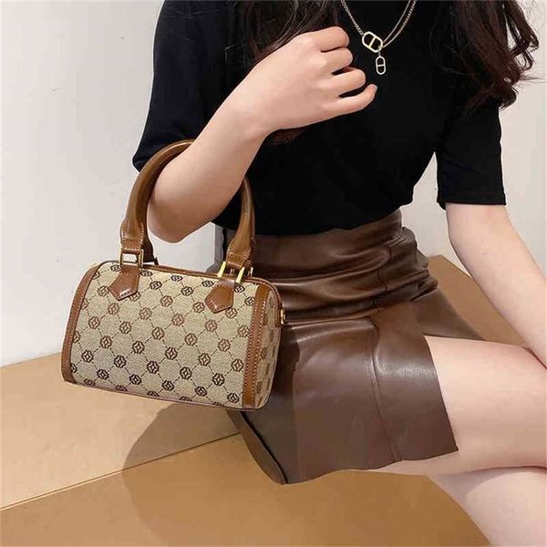 

new women's bag 2022 printed hand pillow mini bag oblique cross live broadcast