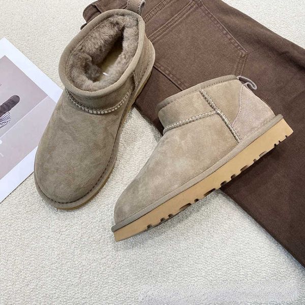 

2023 winter boots fur ladies snow boots real sheepskin wool low-cut warm fur shoes man and women winter short boots super mini, Black