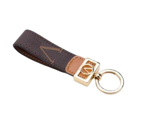 

2022 new tote color keychains fashion designer key chains v buckle car keychain handmade leather keyring men women bag pendant portachiavi