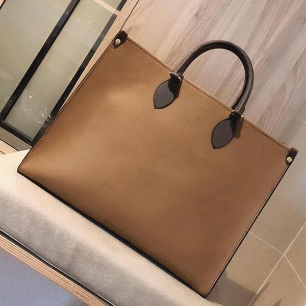 

aaaaaathe row half moon bag totes fashion in smooth leather women designer with flat shoulder strap and curved zipper closure clutch tote su